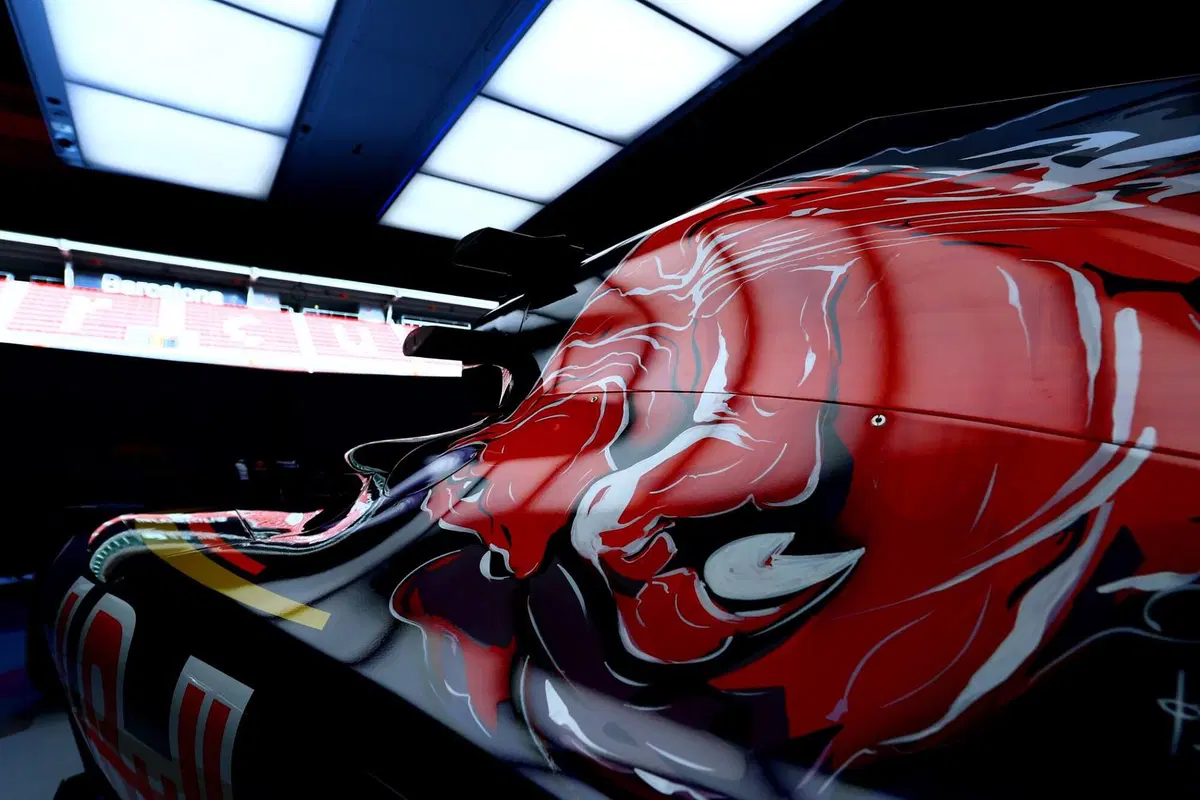 Formula 1, Toro Rosso presenta la sua livrea per il 2016 (3)
