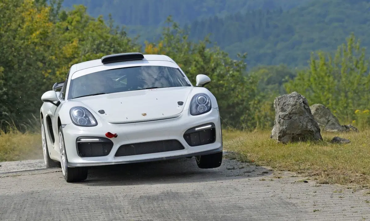 Porsche Cayman GT4 Clubsport Rally Concept, Cayman da rally (8)