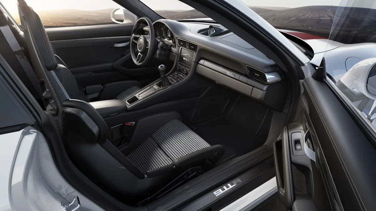 Porsche 911 R, classica sportiva (10)