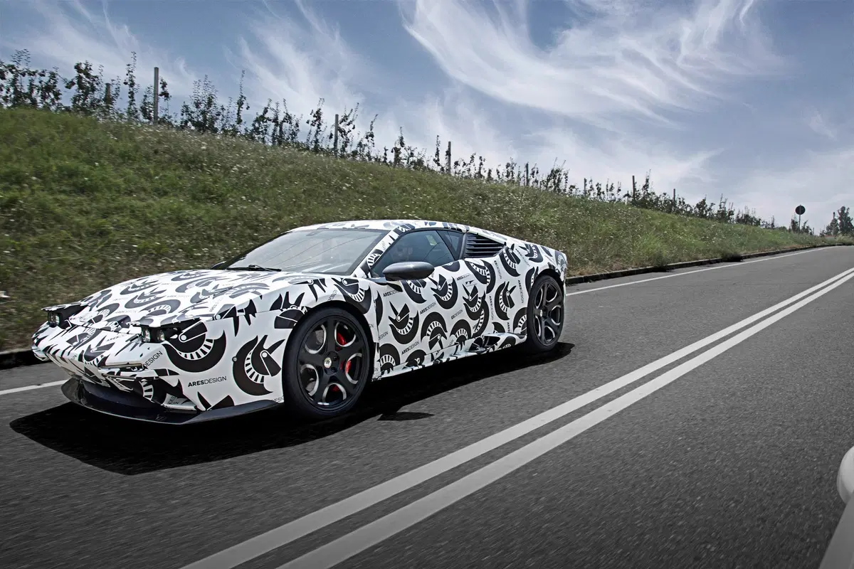 Ares Panther: supercar made in Modena (2)