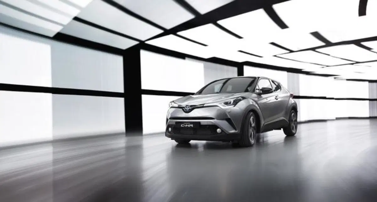 Toyota C-HR, crossover diamante (2)