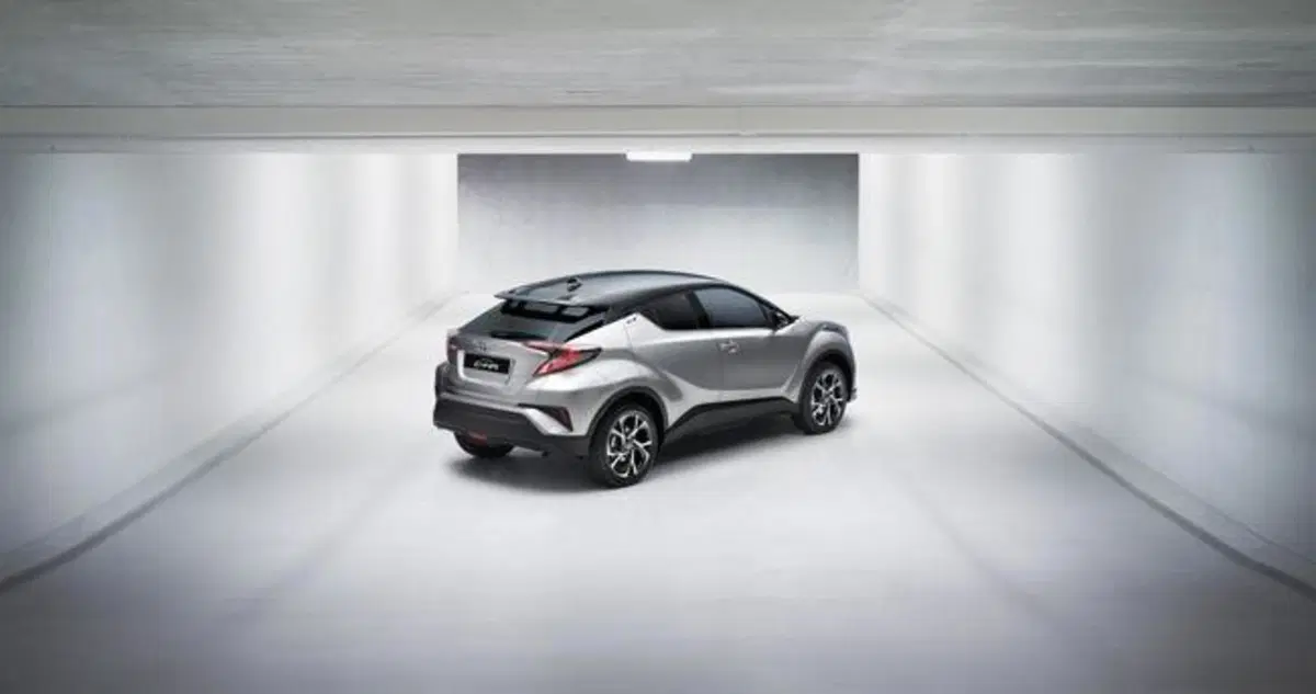 Toyota C-HR, crossover diamante (5)