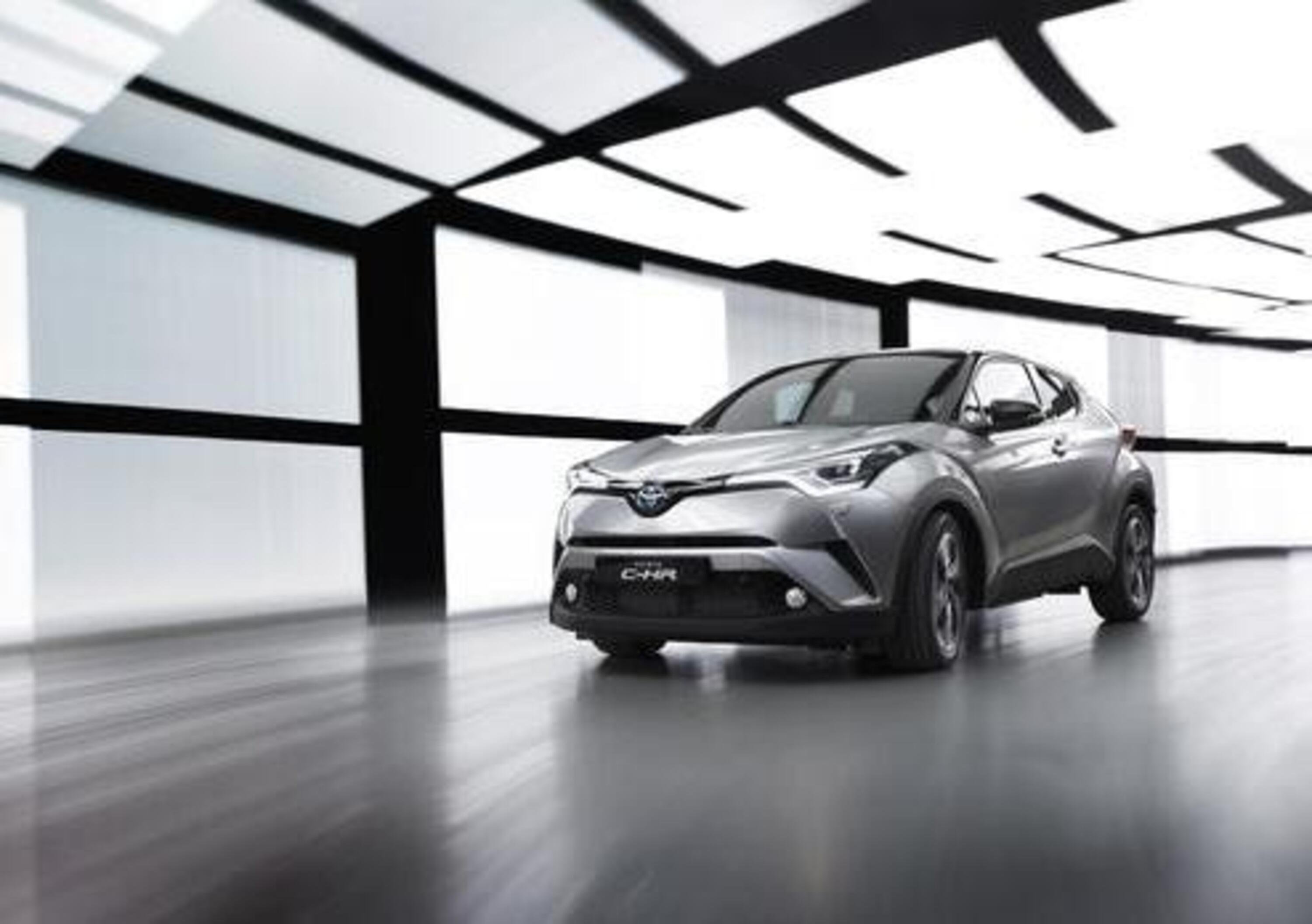 Toyota C-HR, il crossover compatto debutta al Salone di Ginevra 2016
