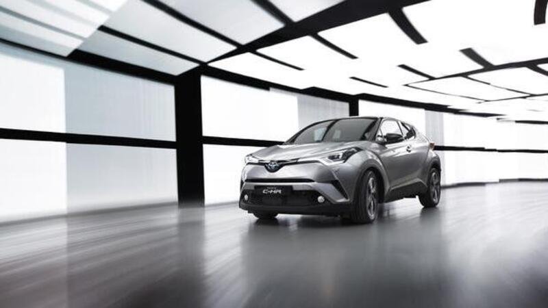 Toyota C-HR, il crossover compatto debutta al Salone di Ginevra 2016