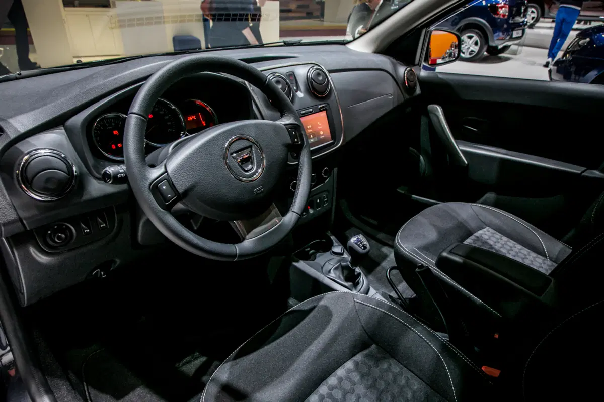 Dacia al Salone di Ginevra 2016 (20)