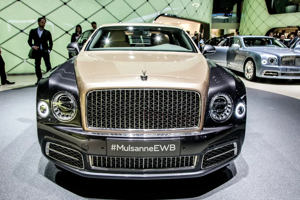 Bentley al Salone di Ginevra 2016