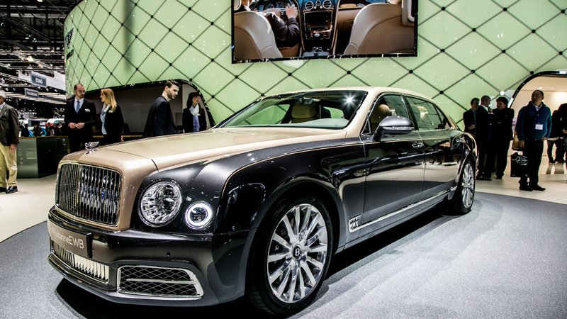 Bentley al Salone di Ginevra 2016