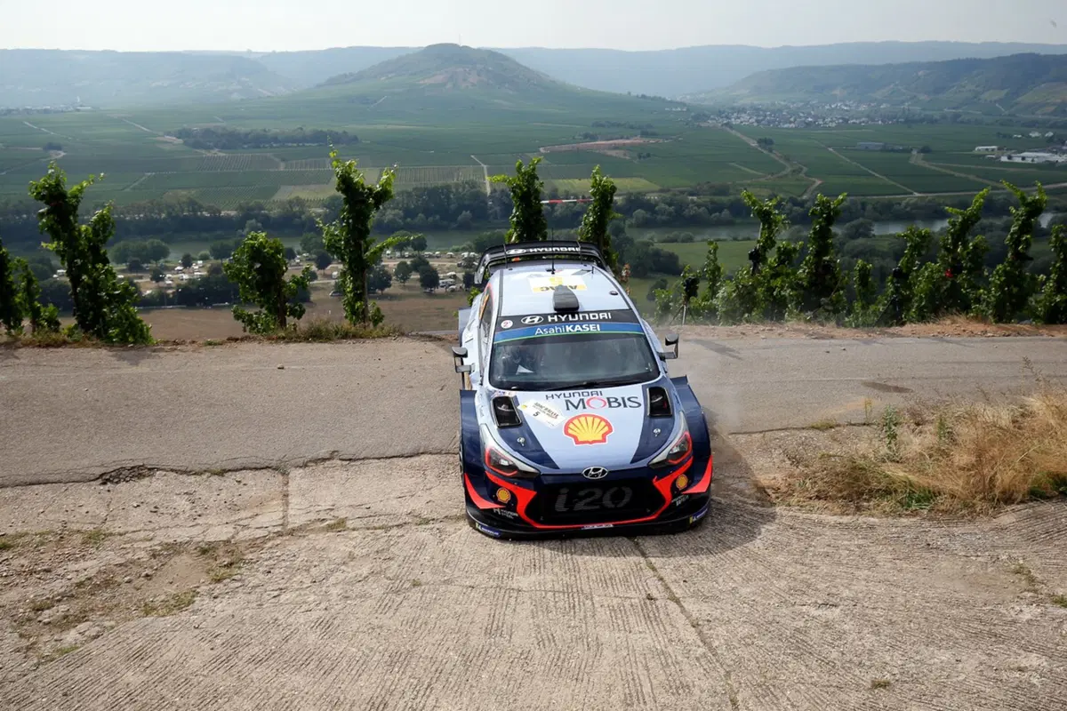 WRC18 Germania. Prima Tappa. Dove eravamo rimasti? Ah, sì, Ott Tanak e Toyota
