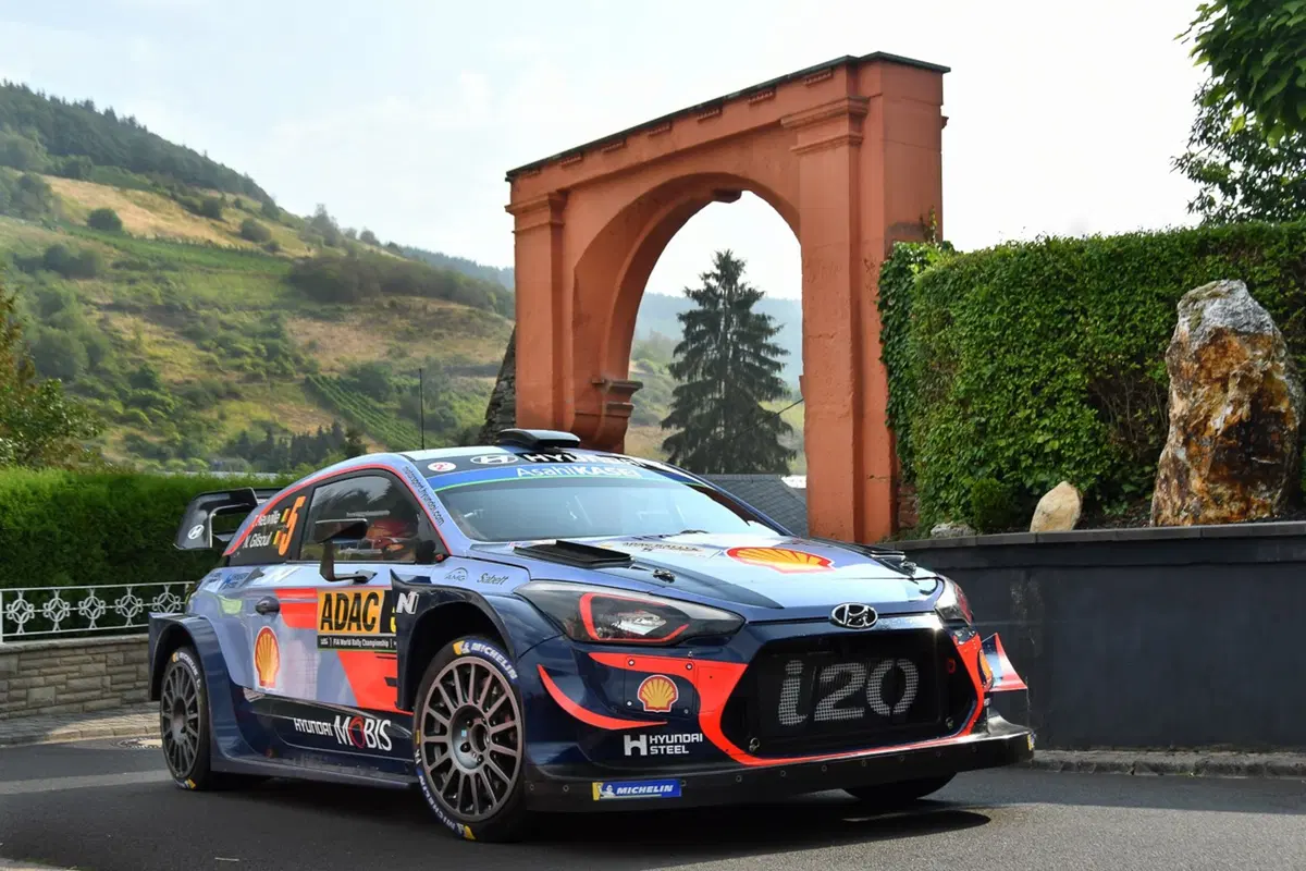 WRC18 Germania. Demolizioni controllate Tanak-Toyota (22)