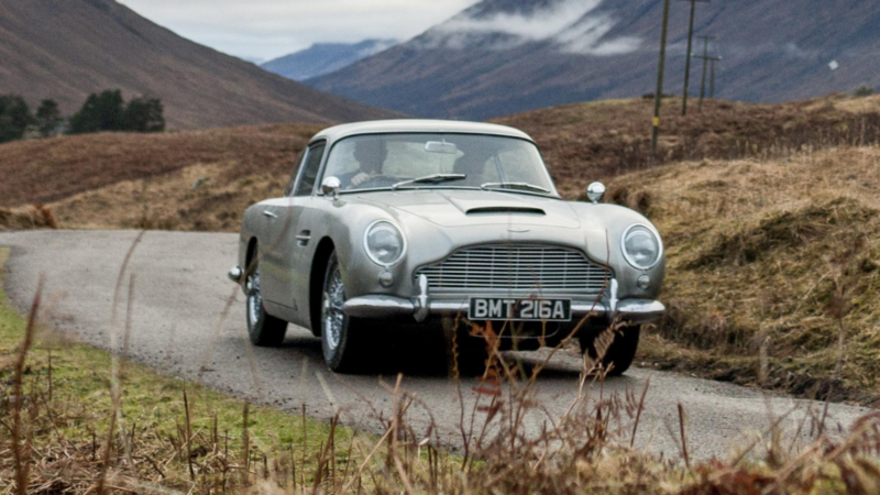 Aston Martin costruir&agrave; 25 DB5s &#039;Goldfinger&#039; per 3,3 milioni di sterline