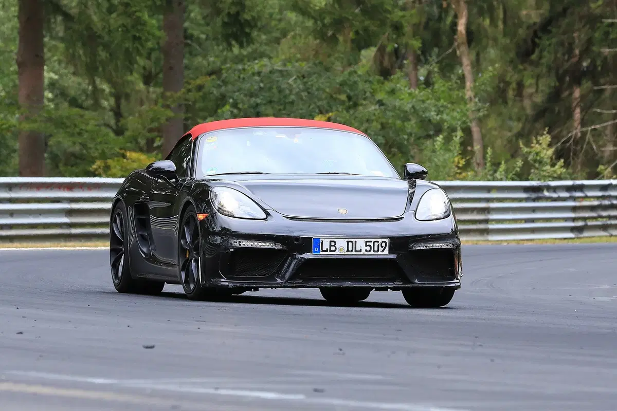 Porsche 718 Boxster Spyder, le foto spia al Nürburgring