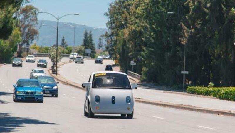 Primo incidente (con responsabilit&agrave;) per la Google Car 