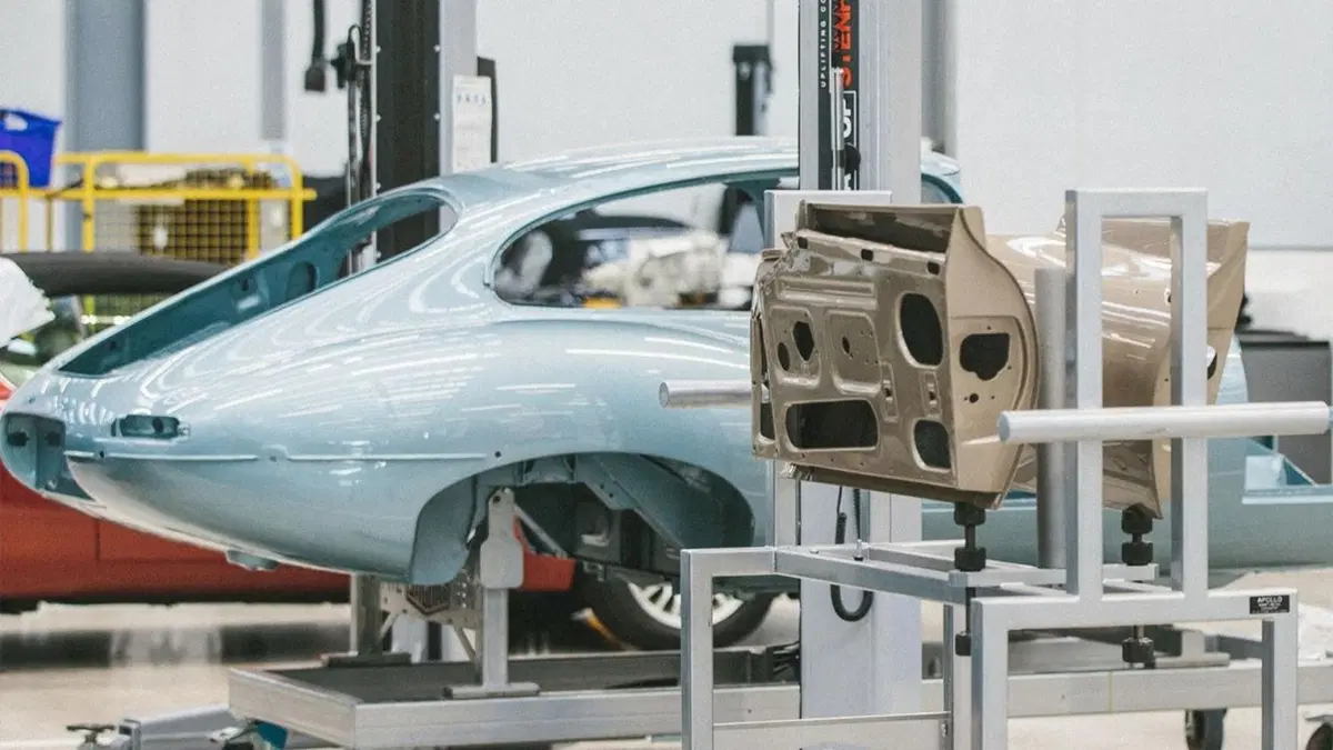 Jaguar, la rinascita elettrica della E-Type. Diventa un modello di serie (11)