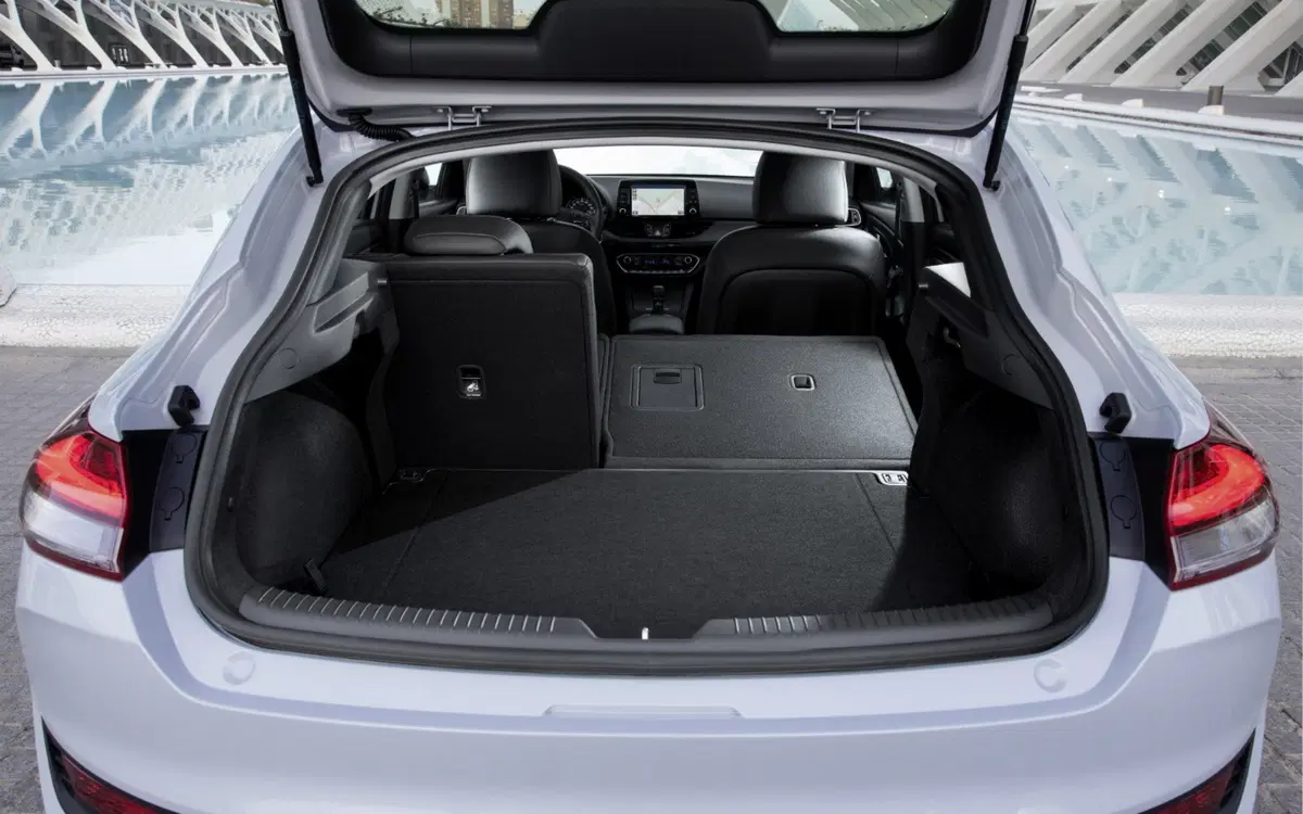 Hyundai i30 Fastback, quella con la coda (12)