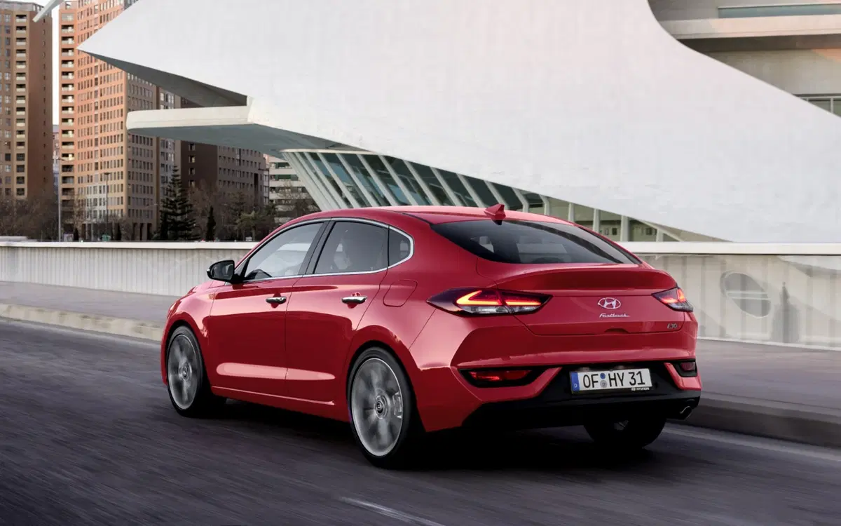 Hyundai i30 Fastback, quella con la coda (13)