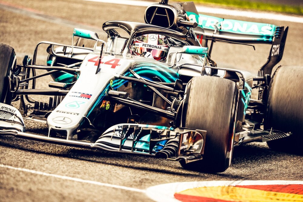 Seconda posizione per Lewis Hamilton
