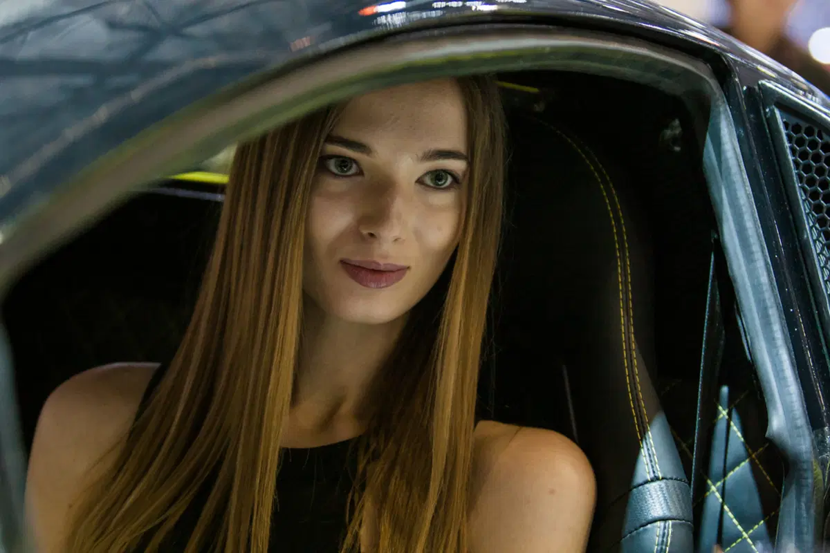 Salone di Ginevra 2016: le foto delle ragazze più belle (10)
