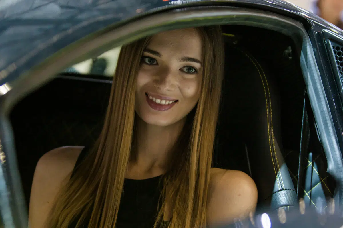 Salone di Ginevra 2016: le foto delle ragazze più belle (11)