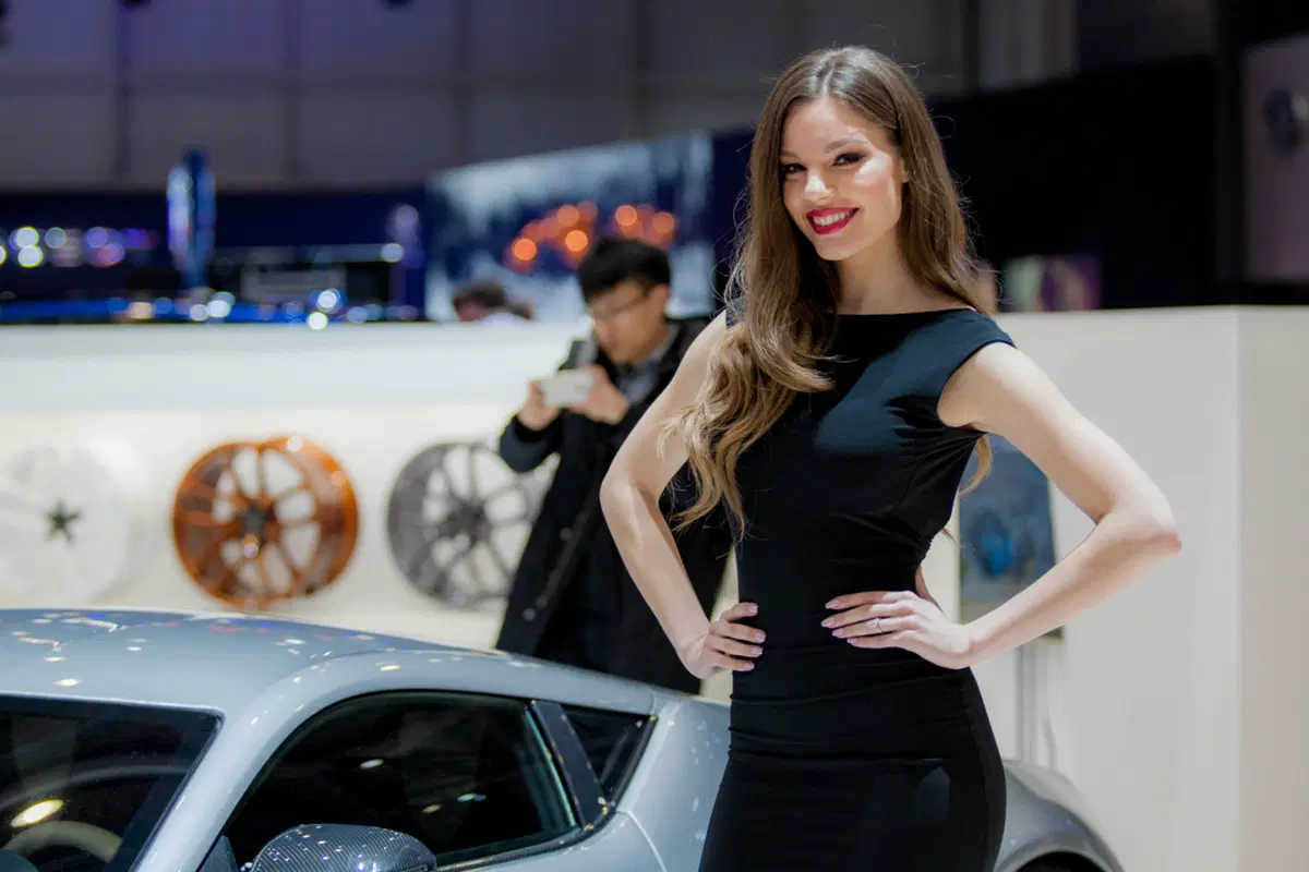 Salone di Ginevra 2016: le foto delle ragazze più belle (18)