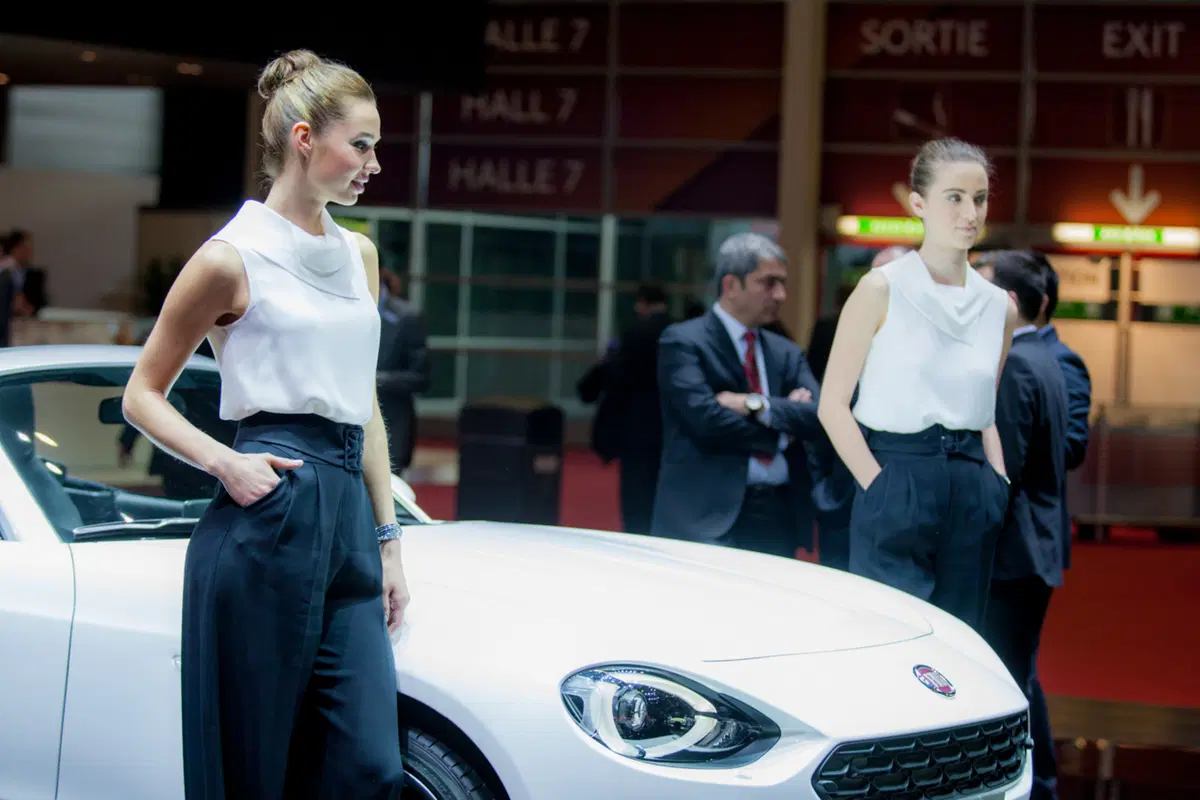 Salone di Ginevra 2016: le foto delle ragazze più belle (25)