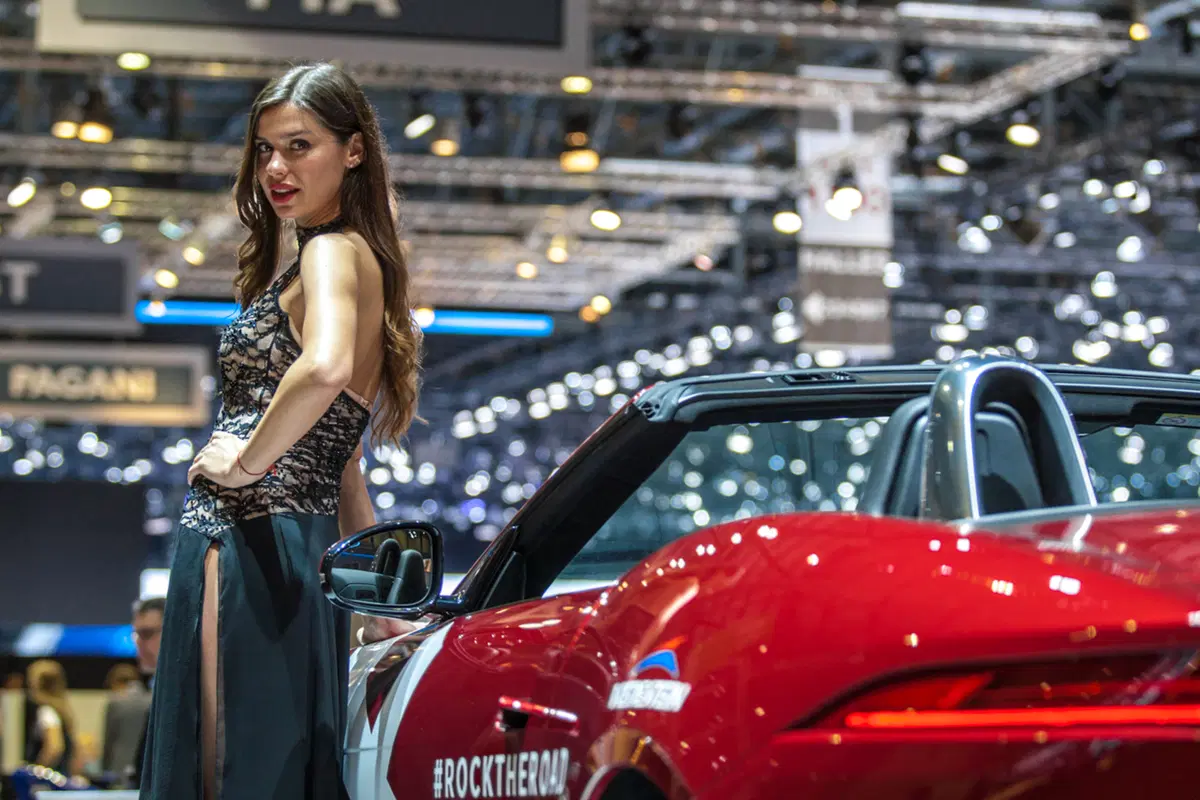 Salone di Ginevra 2016: le foto delle ragazze più belle (31)