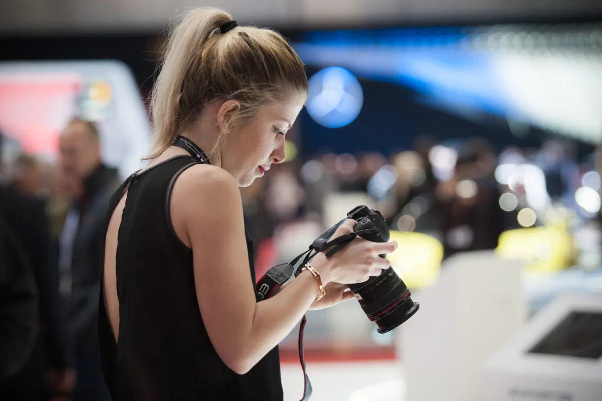 Salone di Ginevra 2016: le foto delle ragazze più belle (34)