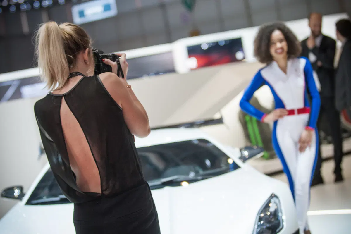 Salone di Ginevra 2016: le foto delle ragazze più belle (36)