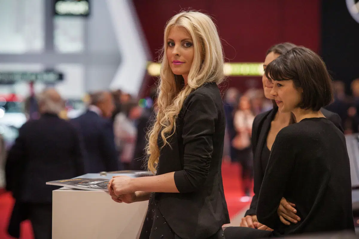 Salone di Ginevra 2016: le foto delle ragazze più belle (43)