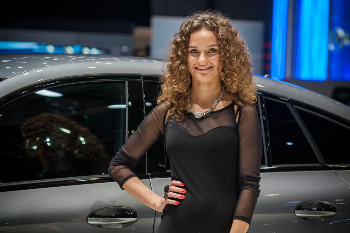 Salone di Ginevra 2016: le foto delle ragazze più belle (48)