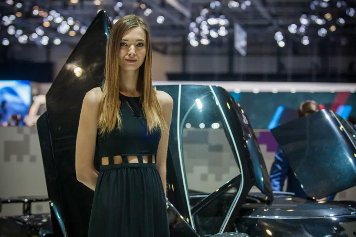Salone di Ginevra 2016: le foto delle ragazze più belle (50)