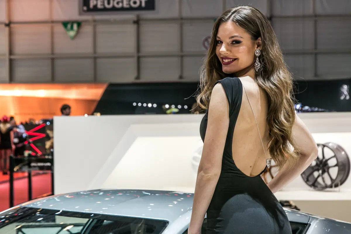 Salone di Ginevra 2016: le foto delle ragazze più belle (60)