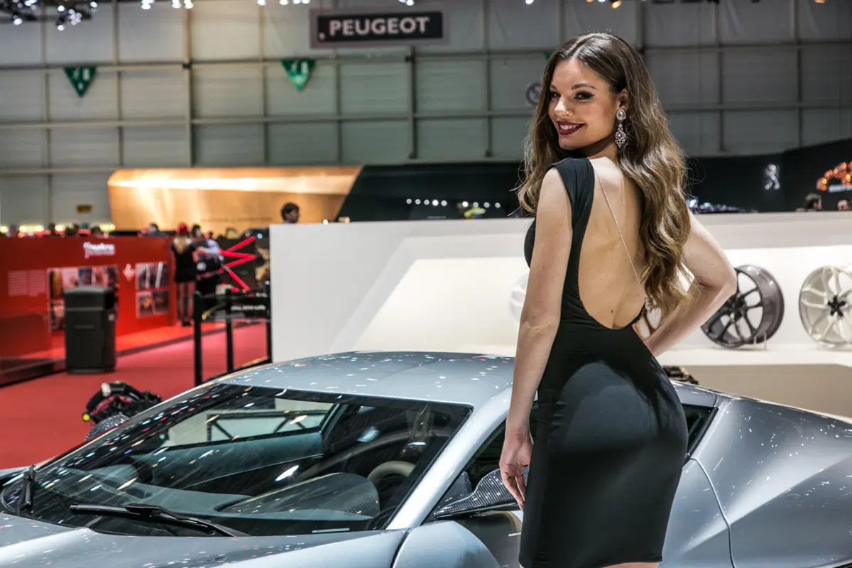 Salone di Ginevra 2016: le foto delle ragazze più belle (61)