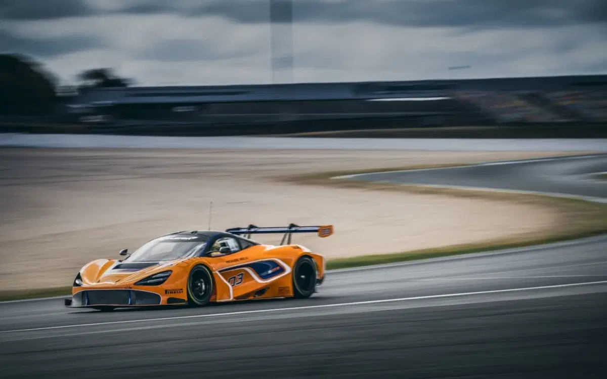 McLaren 720S GT3, pronta per le corse (4)