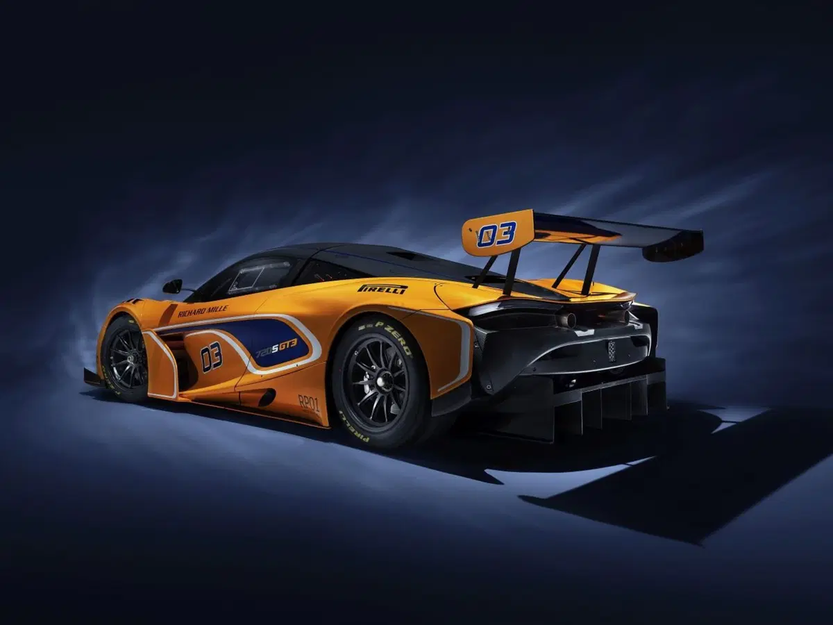 McLaren 720S GT3, pronta per le corse (5)