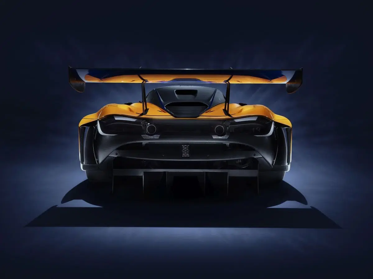 McLaren 720S GT3, pronta per le corse (6)