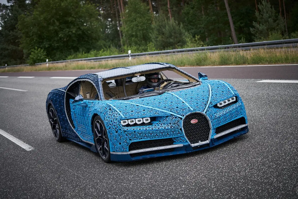 Lego: una Bugatti Chiron in scala 1:1 [Video]