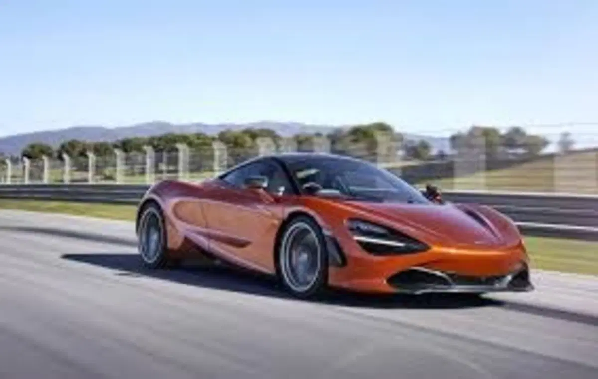 McLaren 720 S. Tutto il know-how di Woking su quattro ruote