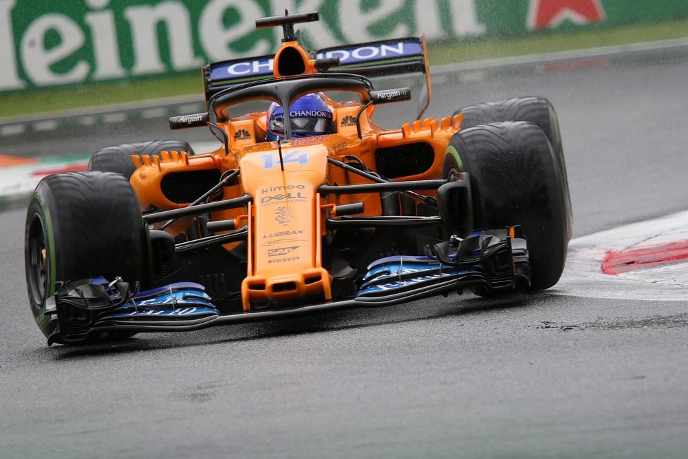Fernando Alonso relegato in fondo alla classifica nelle FP2 a Monza