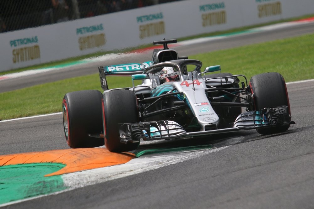 Lewis Hamilton scatter&agrave; dalla terza posizione a Monza
