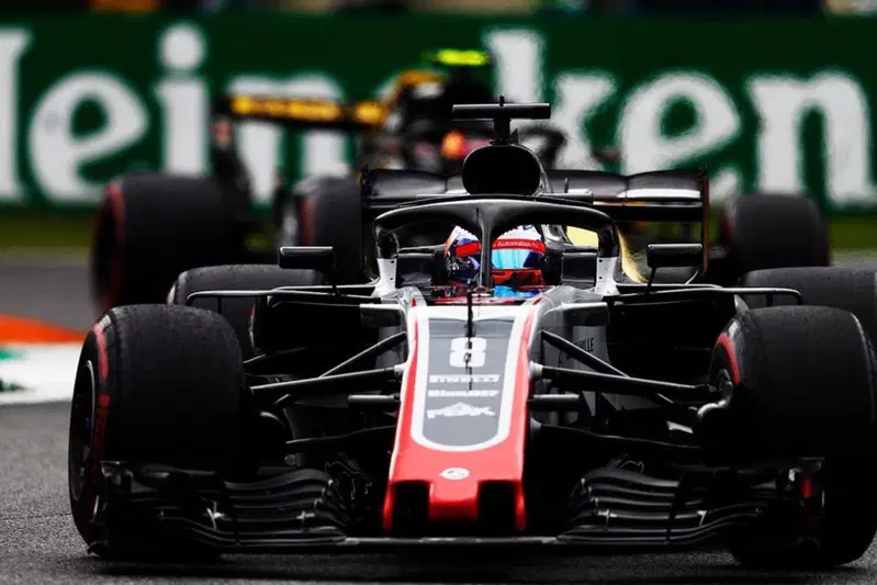 Squalificato dopo la gara Romain Grosjean, sesto al traguardo