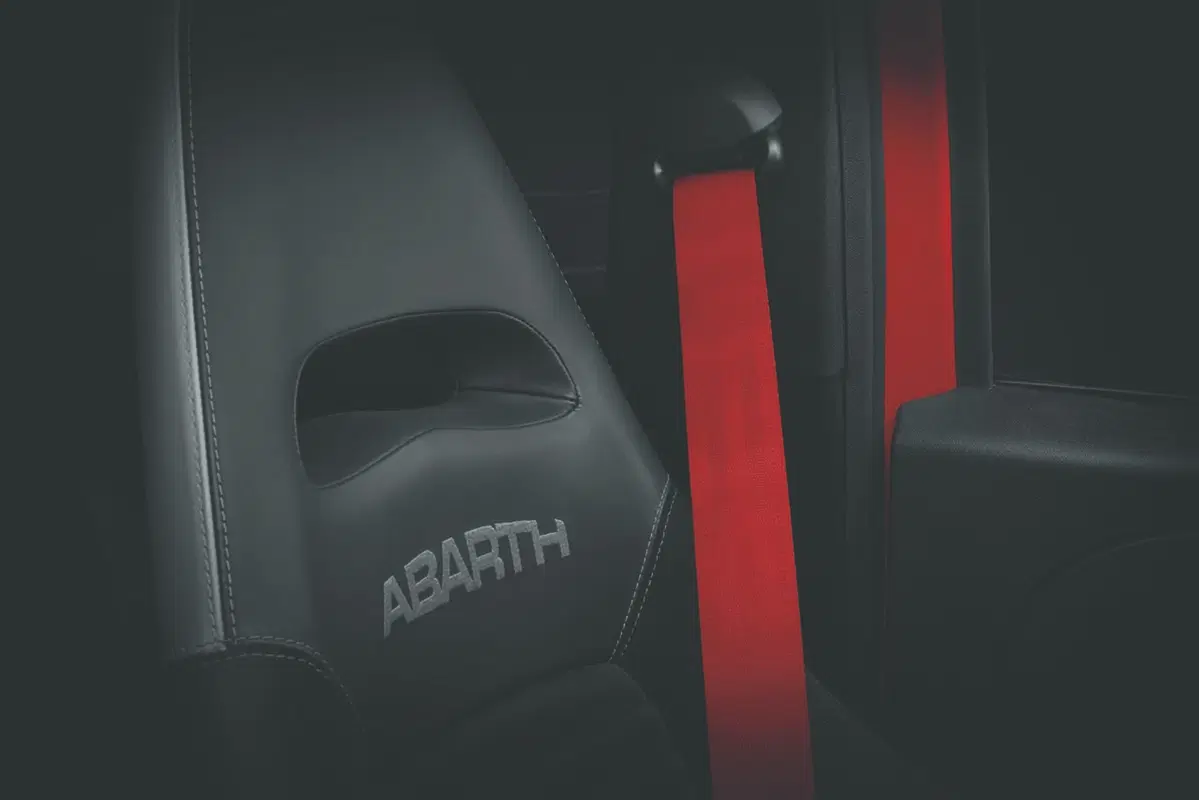 Abarth 595, novità per il 2019 (8)
