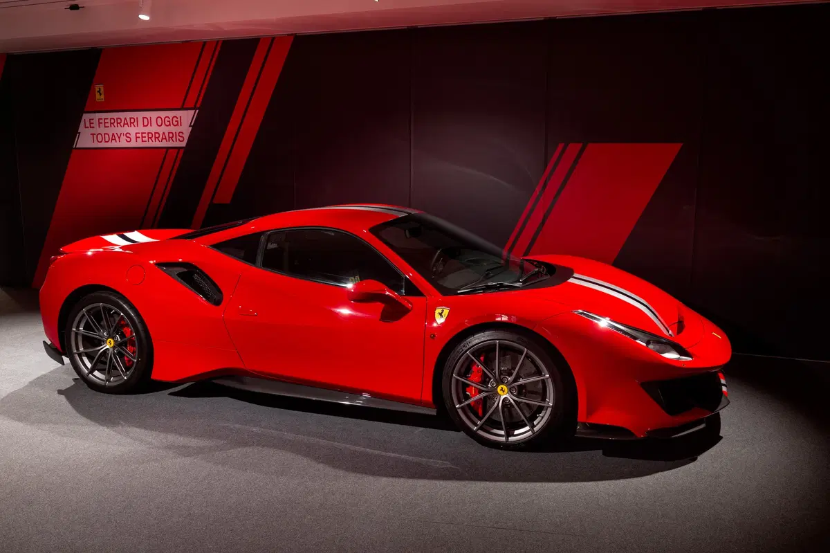 Museo Ferrari, a Maranello le mostre “Driven by Enzo” e “Passion and Legend” (13)