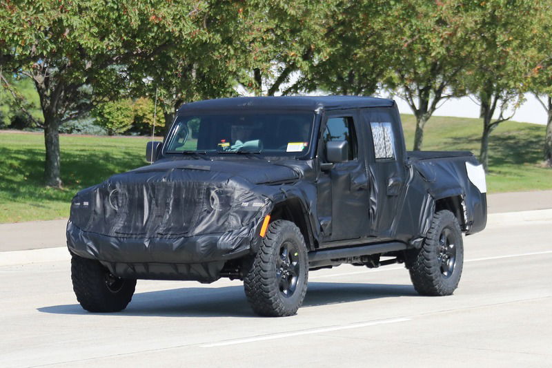 Jeep Scrambler, le foto spia 