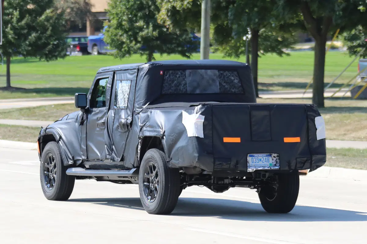 Jeep Scrambler, le foto spia  (7)