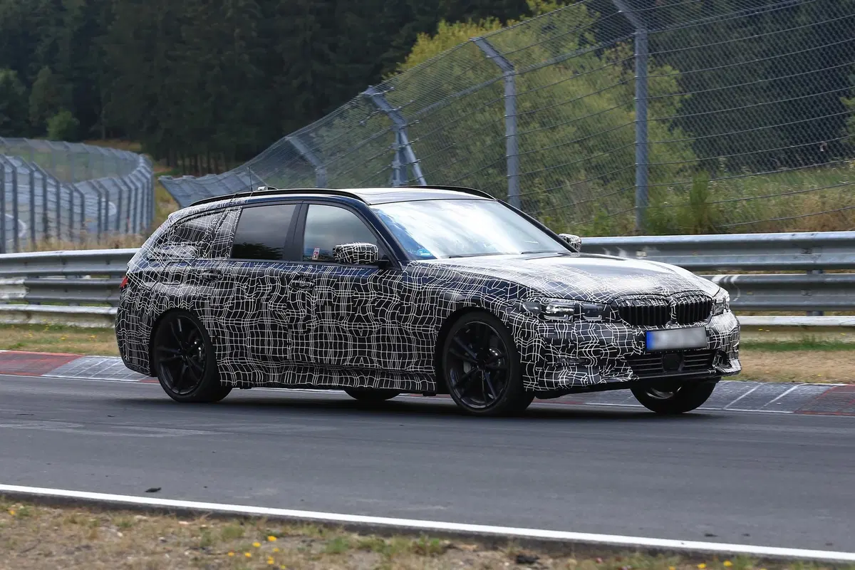 BMW serie 3 Touring, pizzicata la station wagon al Ring [Foto] (5)