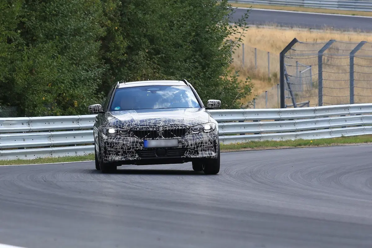 BMW serie 3 Touring, pizzicata la station wagon al Ring [Foto] (4)