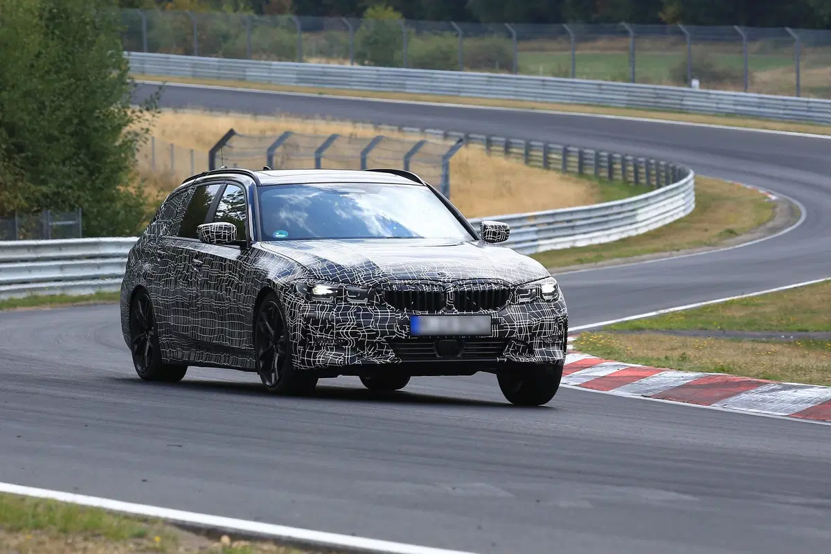 BMW serie 3 Touring, pizzicata la station wagon al Ring [Foto] (7)