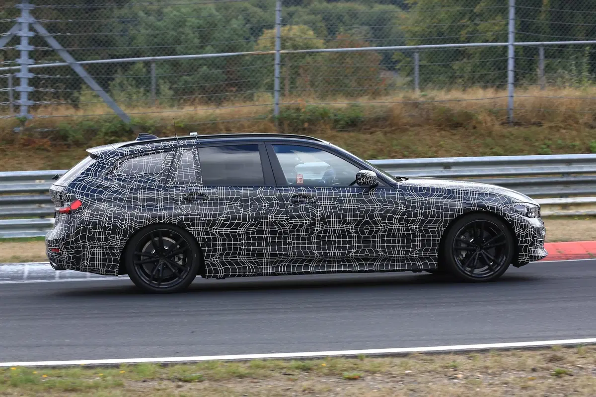 BMW serie 3 Touring, pizzicata la station wagon al Ring [Foto] (2)