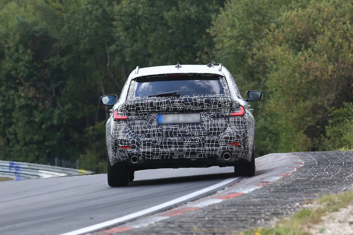 BMW serie 3 Touring, pizzicata la station wagon al Ring [Foto] (3)