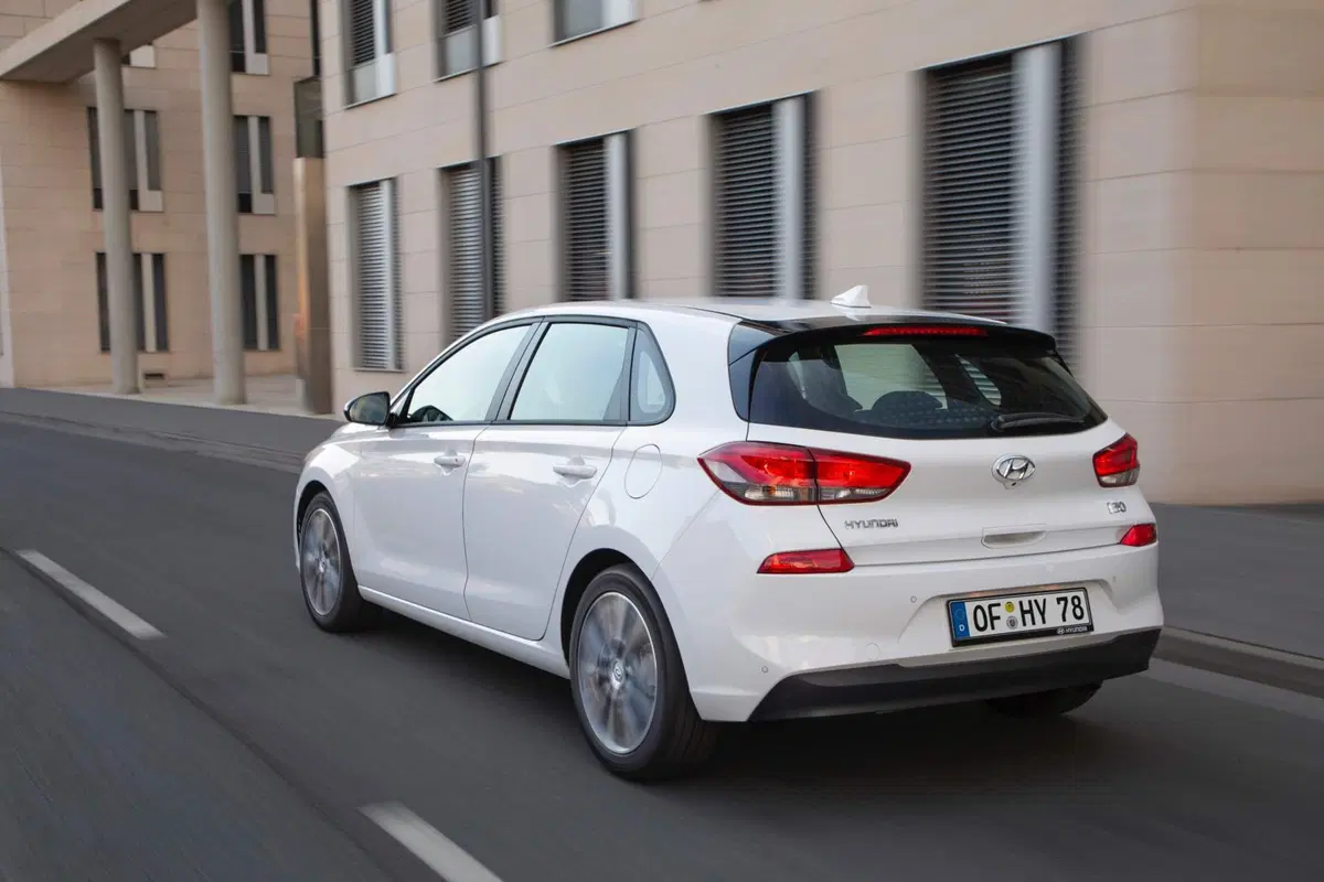 Hyundai i30, aggiornamenti estetici e nuovo motore diesel (7)